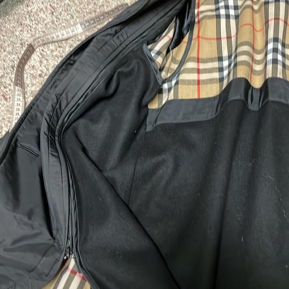 Burberry wear 2 ways - winterized wool camel hair insert and waterproof outer - Picture 12 of 16